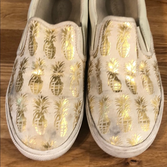 Bucket feet pineappleaid white and gold slip on’s - Picture 10 of 10